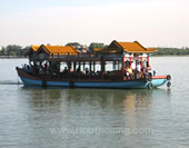 Cruise on Summer Palace